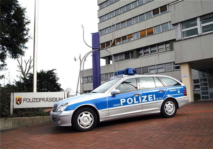 Interessierte Schüler und Eltern sind dazu eingeladen, sich bei einer Infoveranstaltung über die Möglichkeiten der Berufskarriere bei der Polizei zu informieren. Polizeipräsidium Koblenz