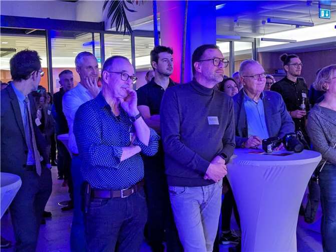 Interessierte Zuhörer beim Vortrag von Ute Marks. Fotos: KS