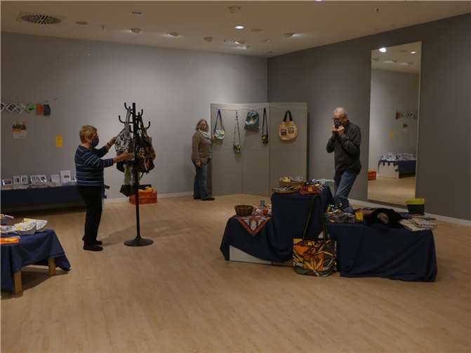 Interessierte finden den Eine-Welt-Ausschusses immer freitags von 14 - 16 Uhr und samstags von 11 - 14 Uhr im Laden neben dem Eiscafé.Foto: privat