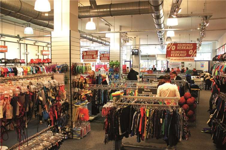 Räumungsverkauf bei Intersport Krumholz