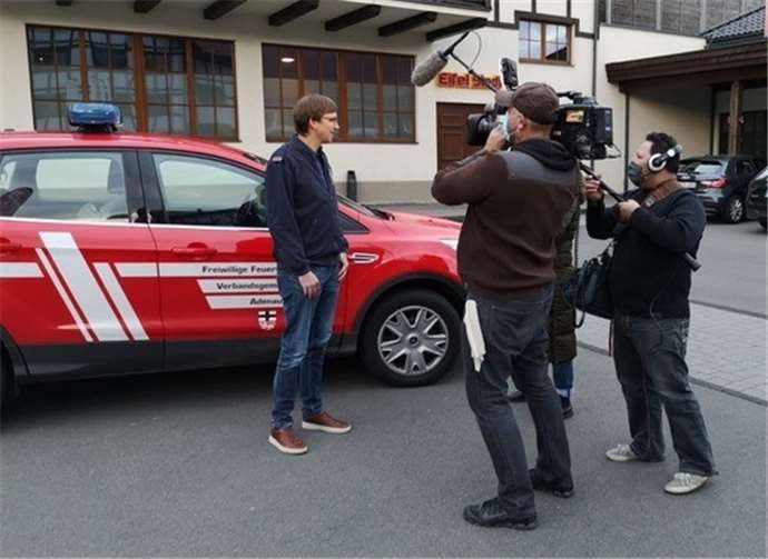 Interview mit dem TV-Team der ARD-Sendung „mitten drin“.