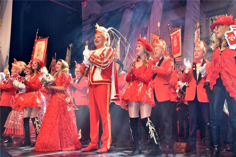 Inthronisiert wurden Prinz Oli und Confluentia Ricarda als närrische Herrscher über Koblenz.