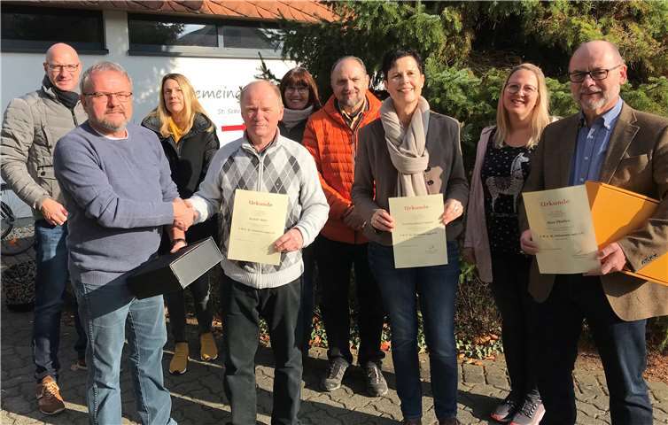 Ira Leinenbach-Thielen, Hans Thielen und Rudolf Höfer sind seit der Gründung FWG Teil der Freien Wähler und haben deren Entwicklung maßgeblich vorangetrieben. Sie wurden nun dafür ausgezeichnet. Foto: FWG