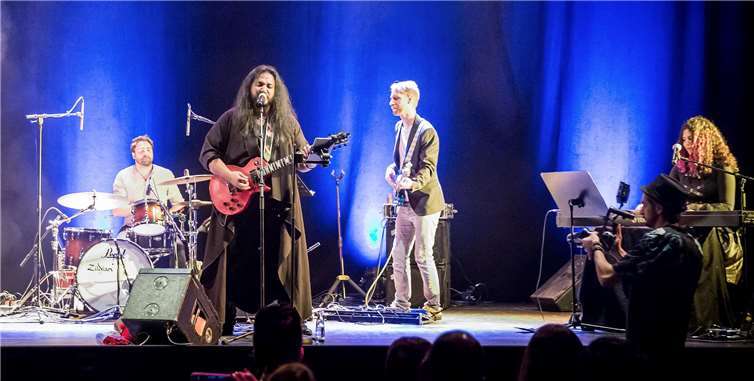 Iranisch-deutschen Indie Pop/ Rock wird Majid Kazemi auf die Bühne bringen. Foto: privat