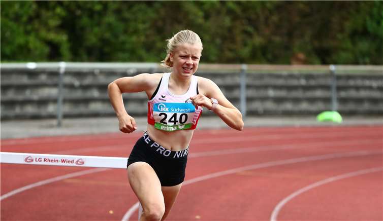Irina Fischbach hat genauso wie ihre LG-Kollegen Robin Pluymackers und Daniel Roos den C-Trainer-Lehrgang erfolgreich absolviert.Foto: LG Rhein - Wied