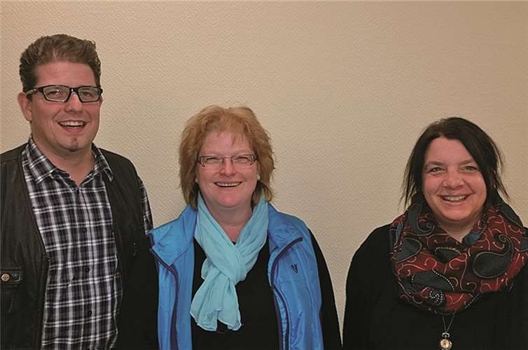 Iris Brohl ehrte die langjährigen Mitglieder Elke und Daniel Meurer.privat