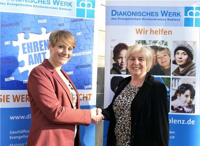 Iris Pfisterer-Dahlem übergab die Geschäftsleitung an Sina Zimmermann. Quelle: Diakonisches Werk des Ev. Kirchenkreises Koblenz