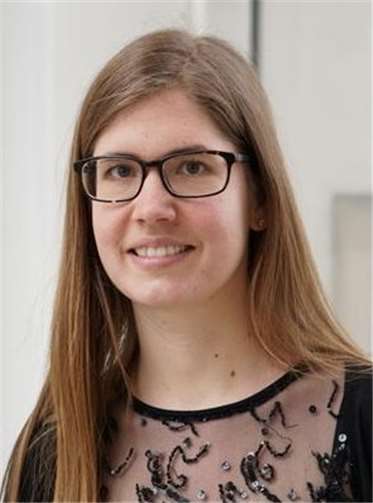 Isabel Müller-Hornbach spielt Barockcello und Viola da Gamba. Fotos: privat