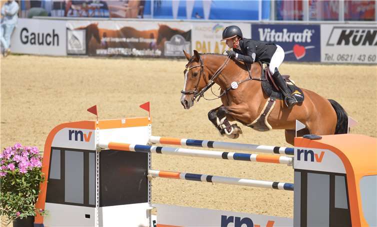 Isabelle Gerfer auf ihrem Pferd „Ironie du Boix Halleux“.RV Kurtscheid
