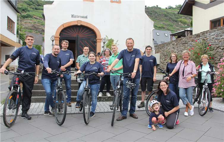 JU Koblenz und Josef Oster, MdB (8.v.l.) zu Gast in Kobern-Gondorf bei JU Vertretern Sebastian Schwunn (4.v.l.) und Maternus Dötsch (7.v.l.). Foto: privat