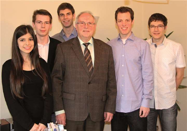 JU-Mitglieder mit Michael Kahn (v.l.) Marie Cinar, Luca Schmitz, Jonas Solbach, Michael Kahn, JU-Vorsitzender Simon Solbach und Matthias Gröber. Privat