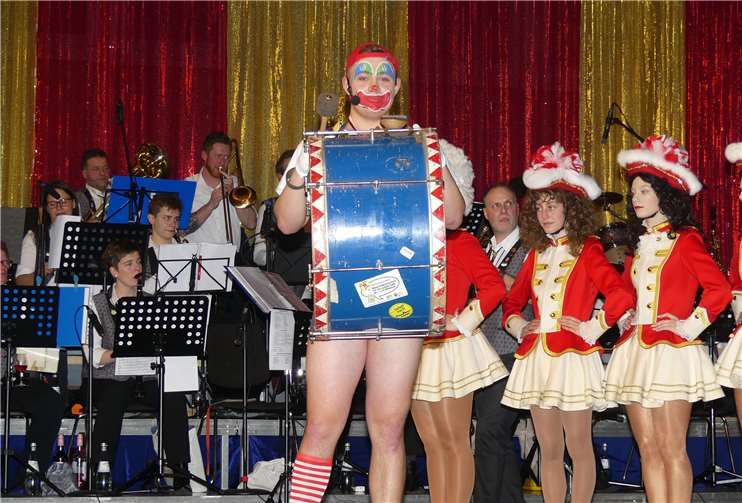 Jacob Heimes marschierte als „Zumme-Clown“ auf und erfreute in seinen Versen mit reichlich Lokalkolorit.