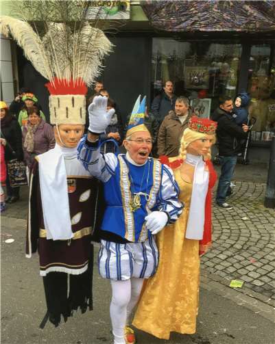 Jahrzehntelang bereicherte Heinz Degen den Veilchendienstagszug.Foto Flück