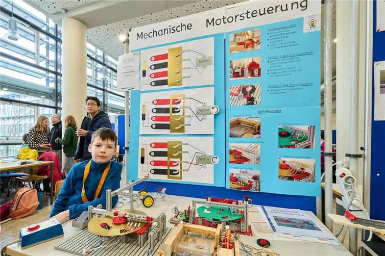 Jakob Etges beschäftigte sich in seinem Projekt mit mechanischer Motorsteuerung.  Foto: Sascha Ditscher/evm