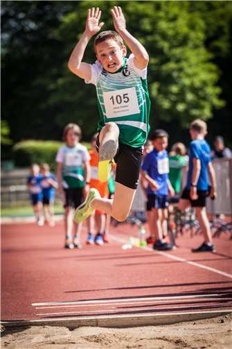 Jakob Fiehler siegte im Weitsprung.  Foto: Sebastian Gross