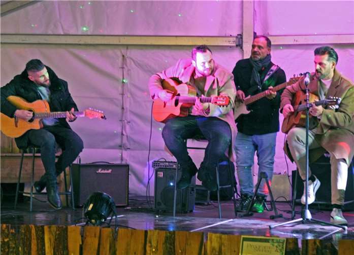 Jamain Rheinhardt & Friends schufen mit ihren Klängen eine besondere Vorweihnachtsatmosphäre.