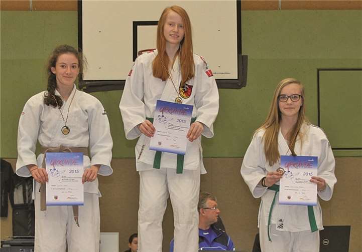 Jamila Stein (links)