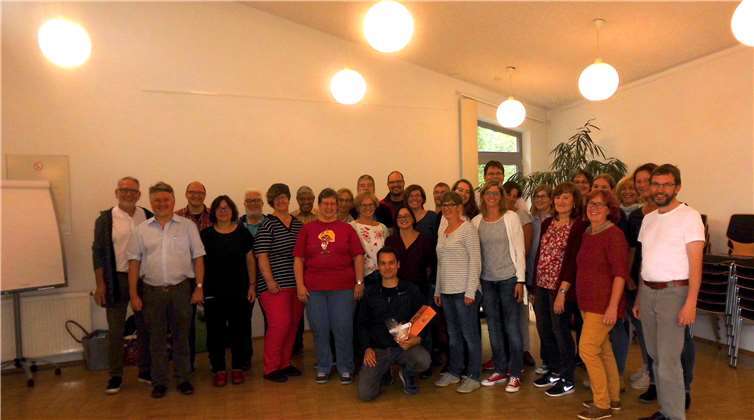 Jan Bürger von Maybebop gab den Sängern vom Chor Regenbogen nützliche Tipps. privat