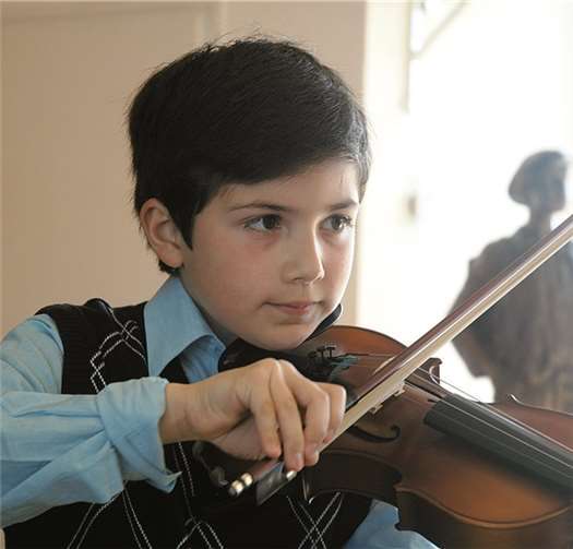 Jan-Carlos Leister wird auch auf der Schülerbühne zu sehen/hören sein. KMS