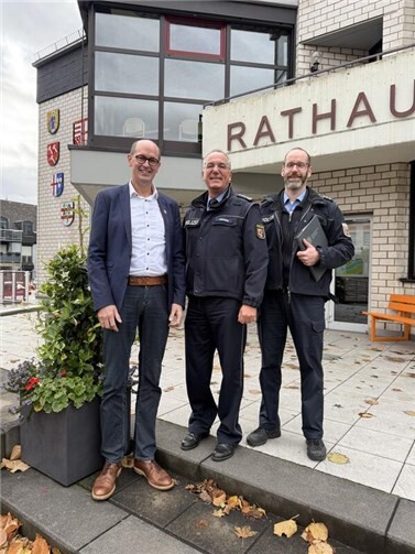 Jan Ermtraud, Thomas Hecking und Mario Michels besprachen die Zusammenarbeit der beiden öffentlichen Verwaltungen.  Foto: VG