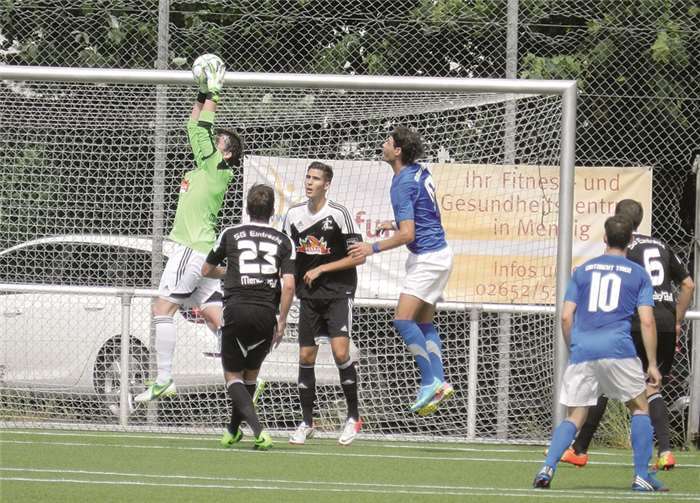 Jan Heinemann im Tor der SG Eintracht Mendig/Bell. privat