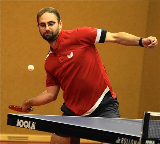 Jan Hillesheim mit tadelloser Leistung im Spitzenpaarkreuz.  Foto: Michael Schreiber