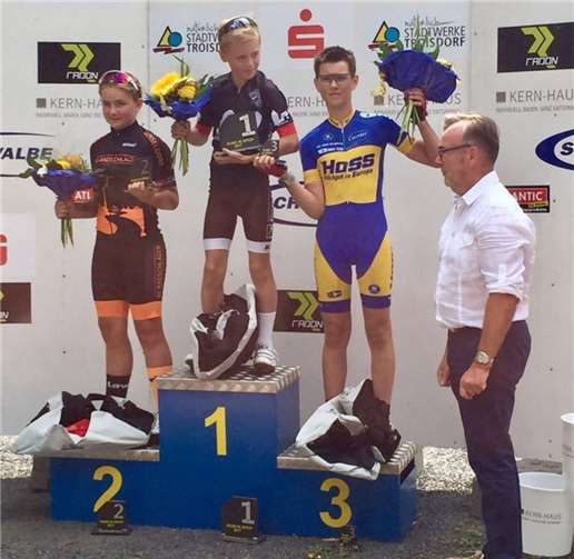 Jan Jesper auf dem Siegerpodestprivat