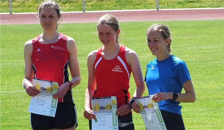 Jana Krämer (Mitte) wurde Rheinlandmeisterin.privat