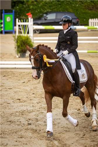 Janine Drissen verteidigte den Titel im Top-Wettbewerb der Dressur.
