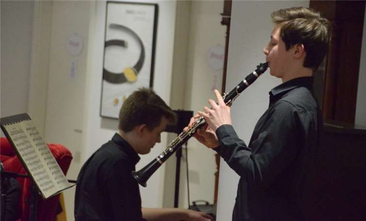 Jannik Nagel (Klarinette) und Paul Tintelot (Klavier) präsentierten Neue Musik von Alban Berg.