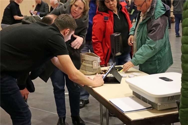 Jannik Seel bei der interaktiven Beratung. .  Foto: VG Montabaur, Melissa Gundlach-Schmidt