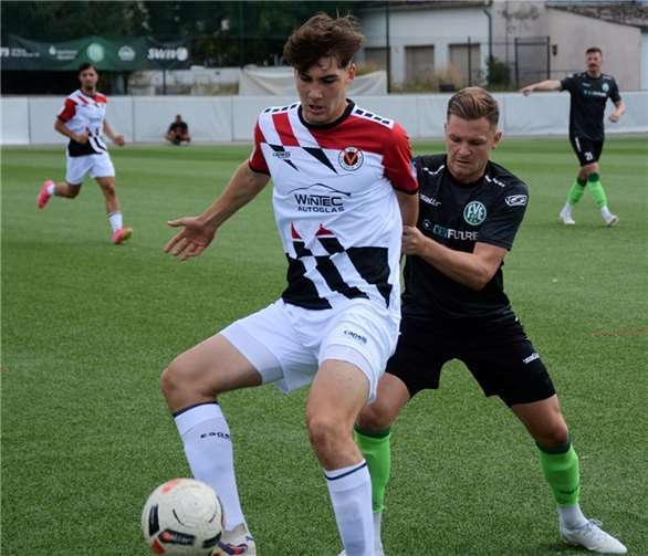 Jannik Stoffels im Test gegen Viktoria Köln.  Foto: FV Engers