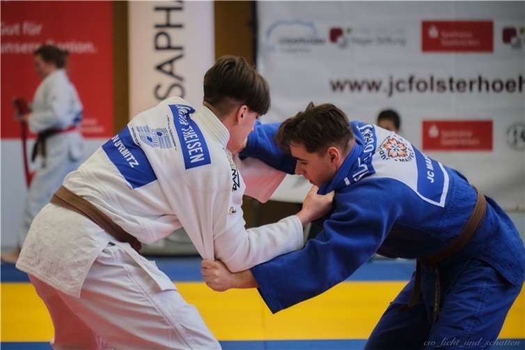Johanna Wesemann löst das Ticket zur Deutschen U21 Judo-Meisterschaft Jannik Theisen auf dem Weg ins kleine Finale. Quellen: SV Urmitz