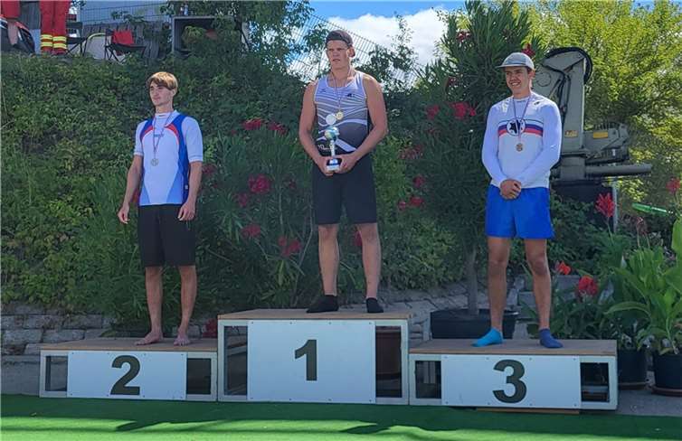 Jaron Schulz gewinnt Gold im K1 200m auf den Süddeutschen Meisterschaften. Foto: privat
