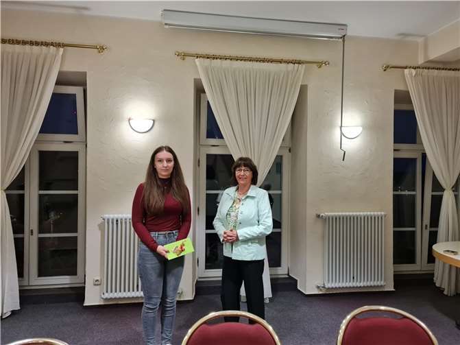 Jasmin Balsam und Karin Becker-Schmitt.