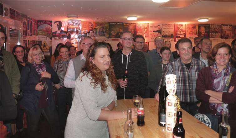 Je eine Abordnung zahlreicher Vereine gab sich die Ehre.