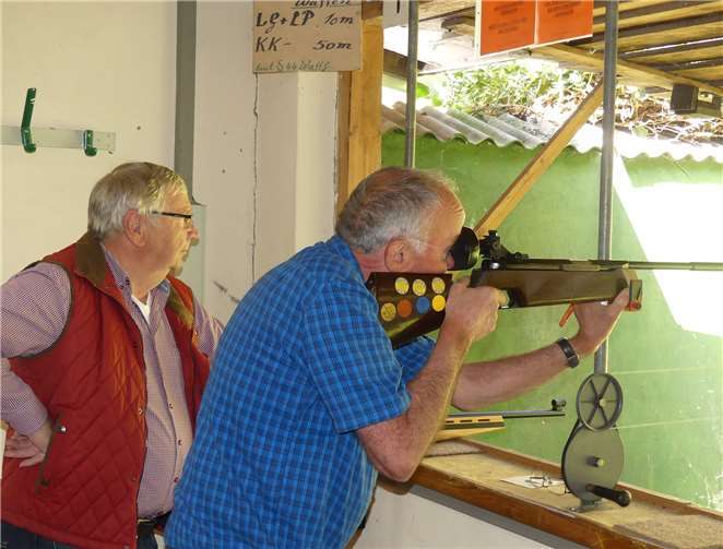 Je größer die Treffsicherheit des Schützen, desto üppiger fiel der jeweils ausgelobte Gewinn aus.Fotos: -TE-