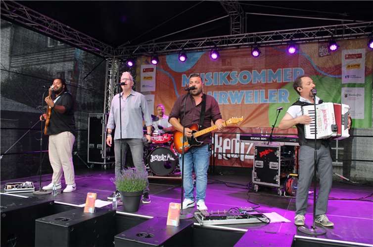 „Jeckeditz“ sorgten für den perfekten Musiksommer-Auftakt. Foto: DU