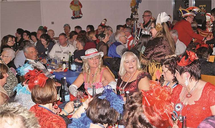 Jede Menge Stimmung hatten die Burgener Narren samt Gästen bei der Kirmes-Prunksitzung.