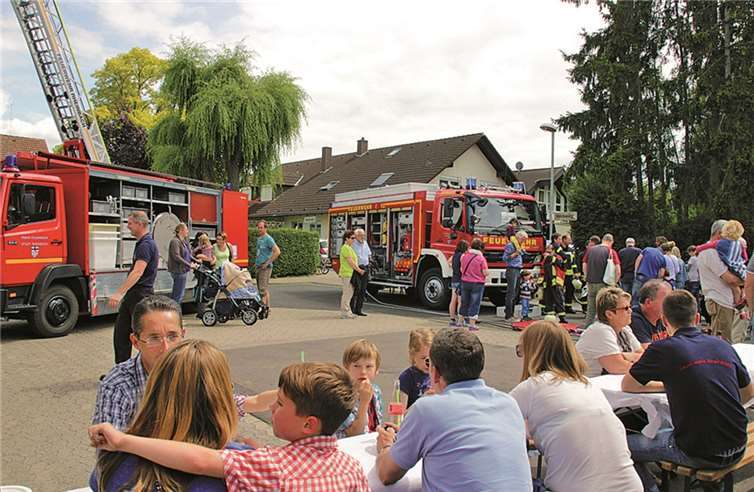 Jede Menge Technik und Vorführungen erwartete die Besucher am Tag der offenen Tür beim Löschzug 1 der Freiwilligen Feuerwehr Rheinbach im Brucknerweg.Stein