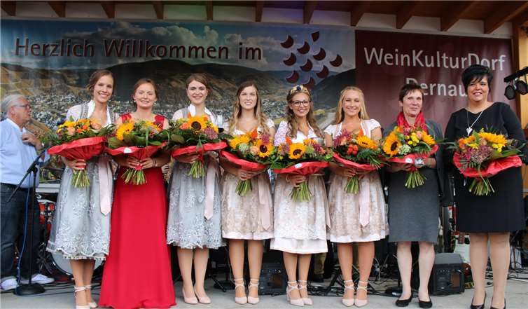 Jede Menge royaler Glanz auf der Festplatz-Bühne.