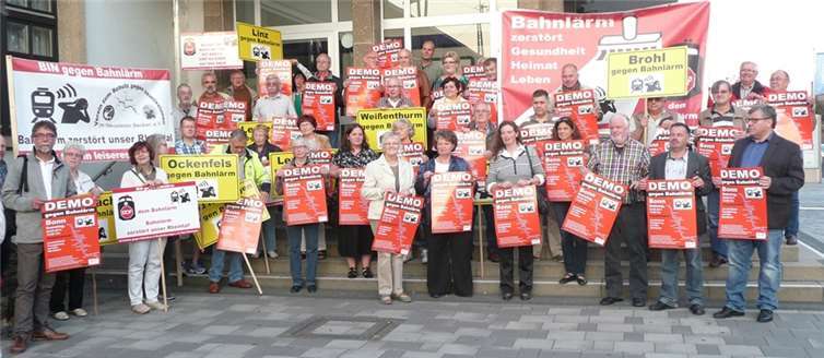 Jeden 2. Dienstag treffen sich Bahnanrainer in Neuwied, um gegen den Lärm zu demonstrieren. Privat