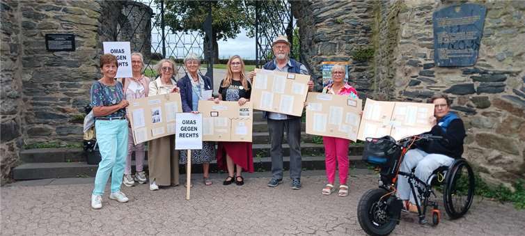 Jeden ersten Donnerstag im Monat trifft sich die Gruppe vor dem Historischen Rathaus zu einem gemeinsamen Spaziergang durch die Stadt. Foto: privat
