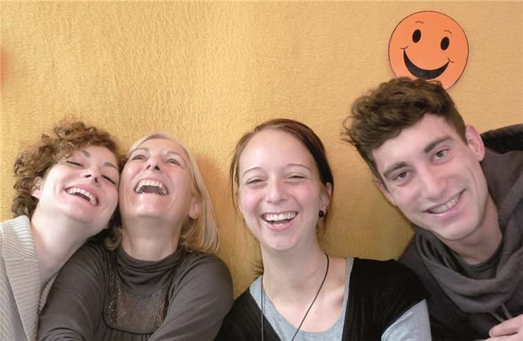 Jeder Mensch kann lachen, ohne auf Humor, Witze oder Komödien angewiesen zu sein.privat