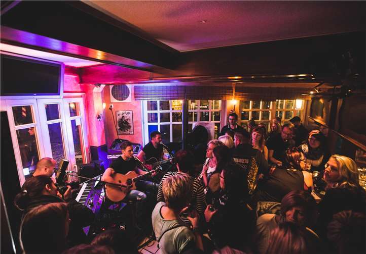 Jeder der 11 Location hat sein eigenes Musikprogramm. privat