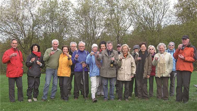 Jeder nur einen winzigen Schluck! privat