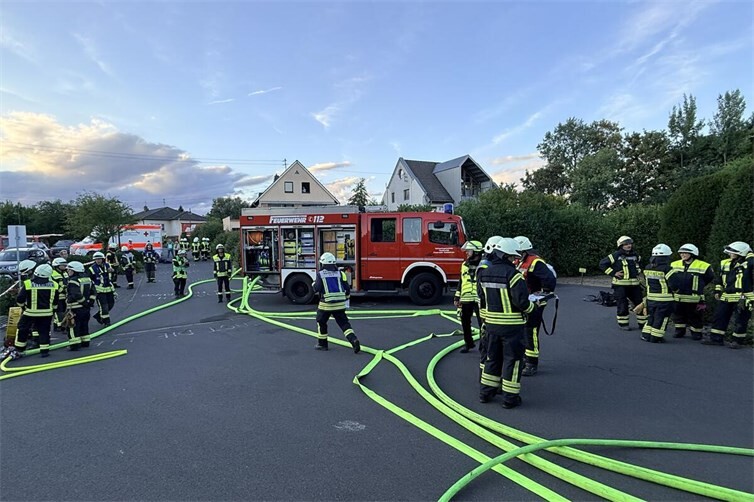 Realistische Menschenrettung bei Feuerwehrübung in Kottenheim