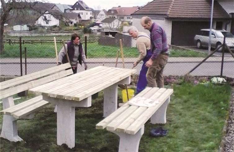 Jedermann darf die Bänke benutzen.privat