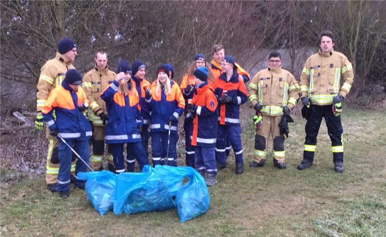 Jedes Jahr dabei: Die Jugendfeuerwehr Weißenthurm packt es an.
