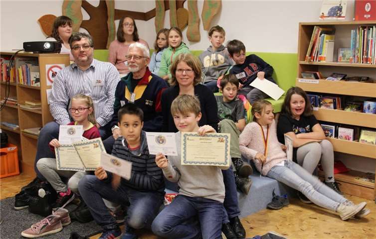 Funken und Lesen  Jedes Kind bekam eine „Leseheld“ Urkunde. Privat
